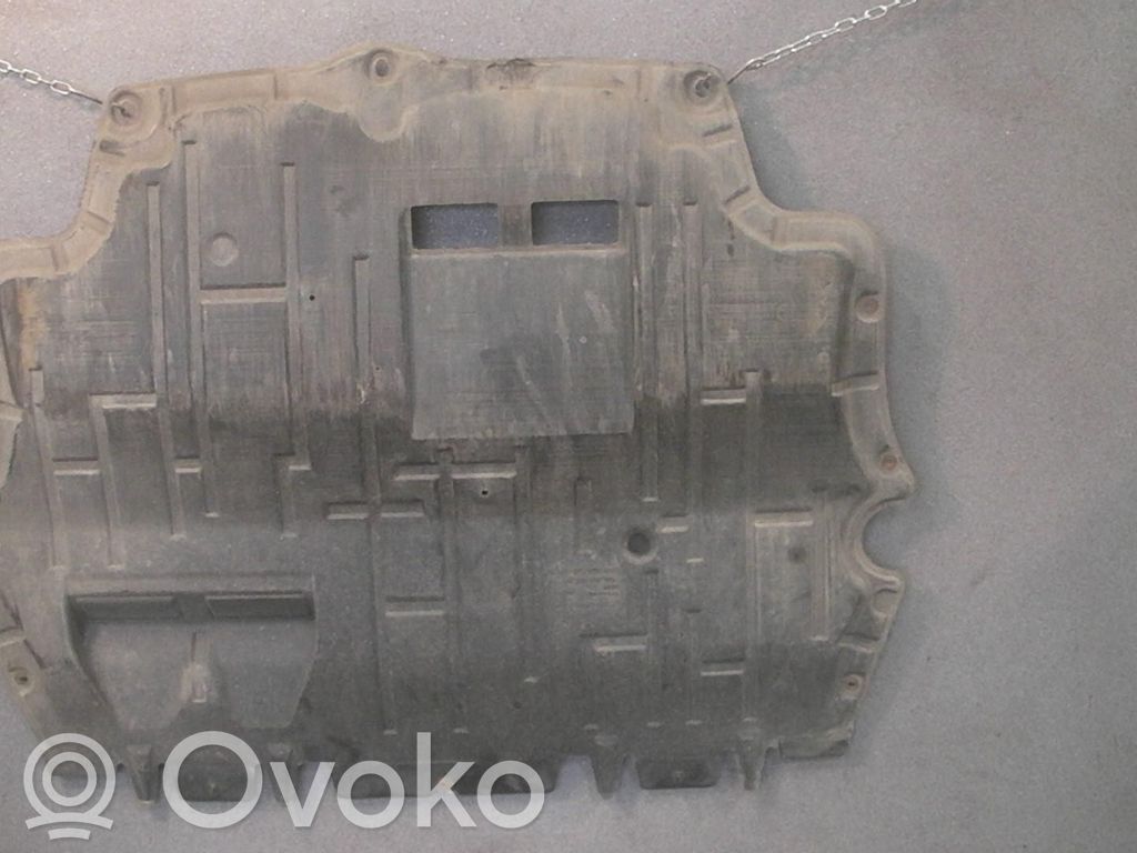 Cache de protection sous moteur