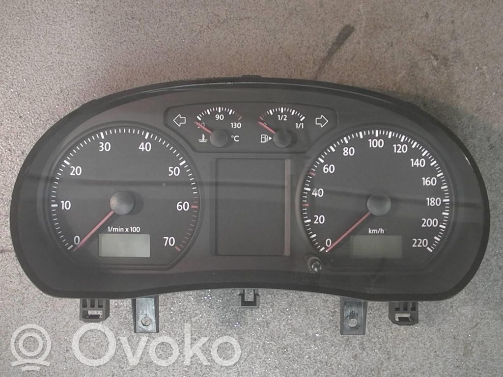 Volkswagen Polo IV 9N3 Licznik / Prędkościomierz
