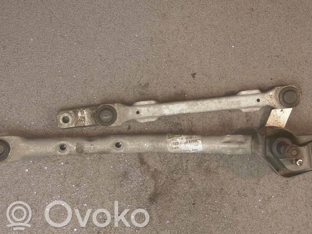 Toyota Aygo AB10 Etupyyhkimen vivusto 