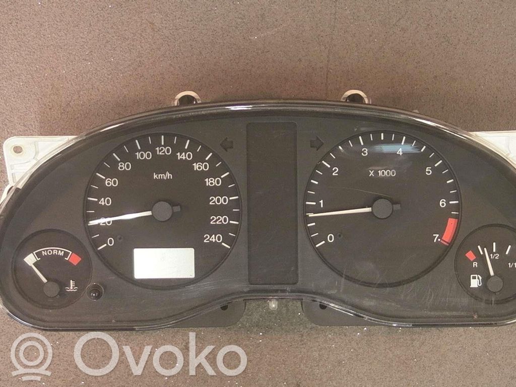 Geschwindigkeitsmesser Cockpit