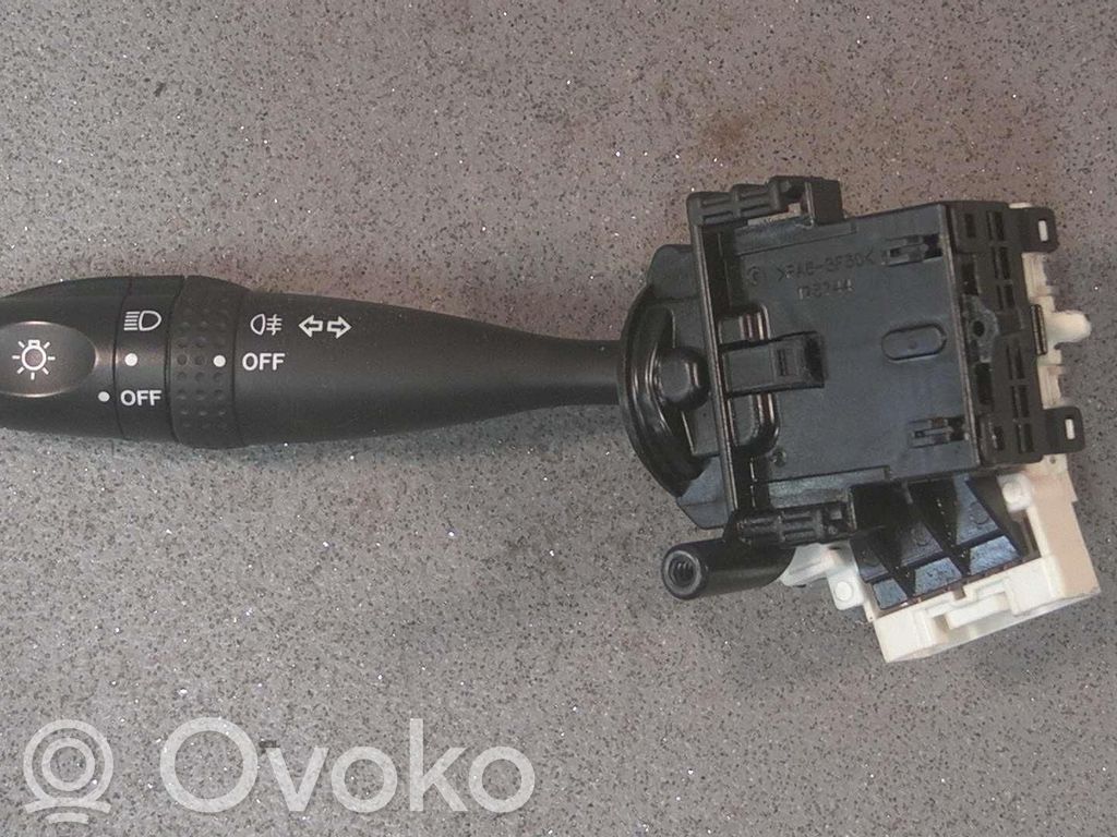 Suzuki Swift I Leva/interruttore dell’indicatore di direzione e tergicristallo