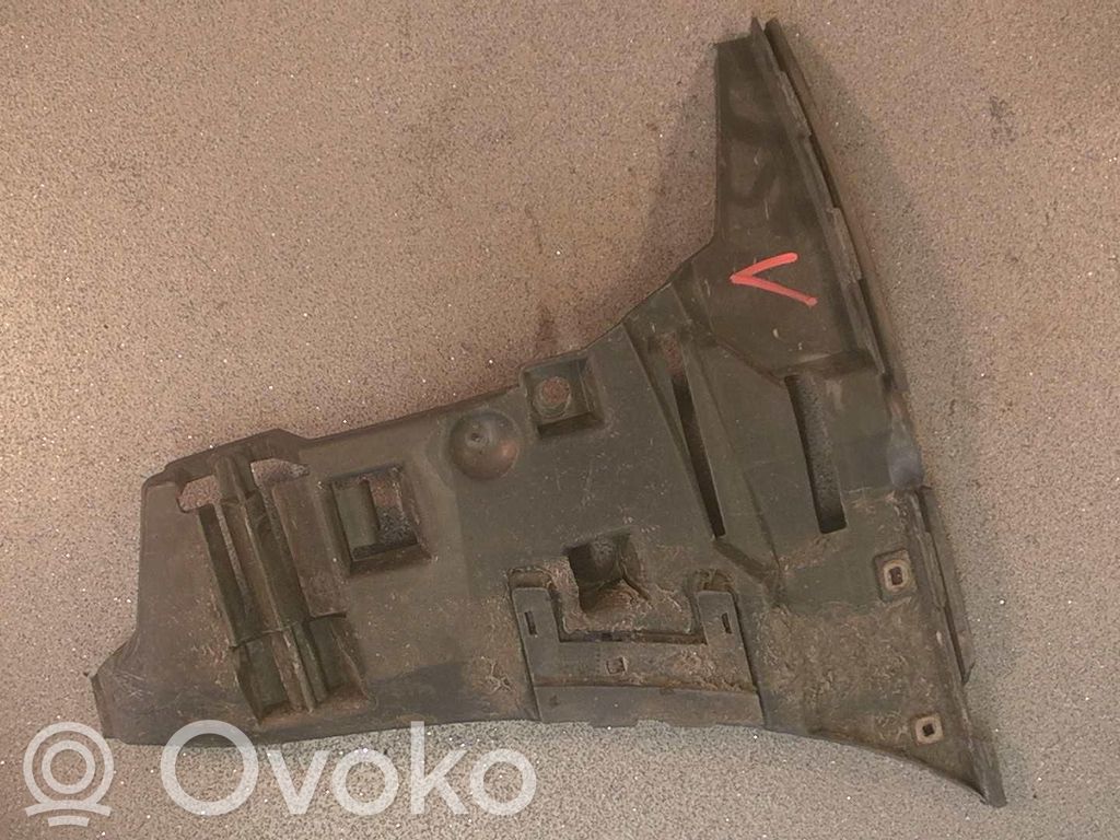 Poprzeczka zderzaka tylnego   PLASTHOLDER