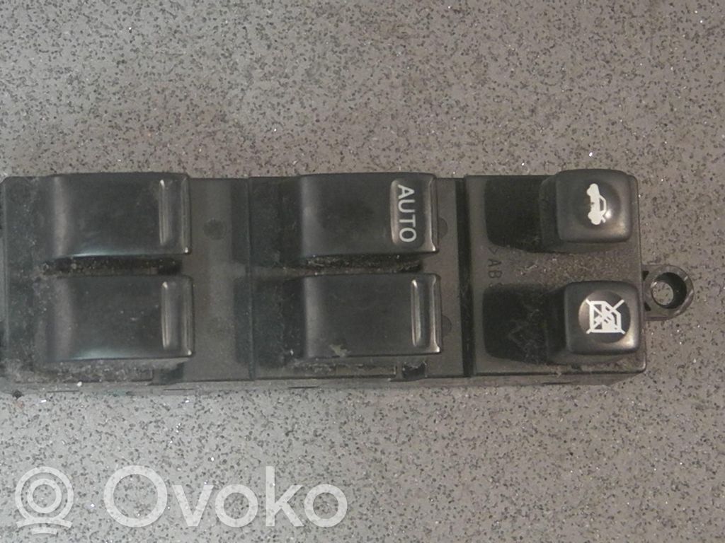 Przyciski szyb