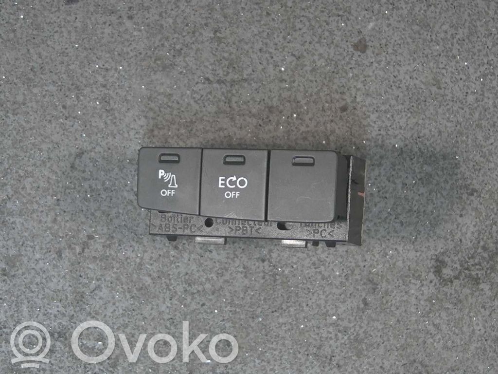 Light switch   9666425877