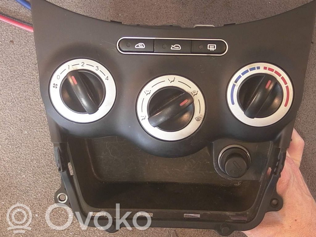 Hyundai i10 Climate control unit 