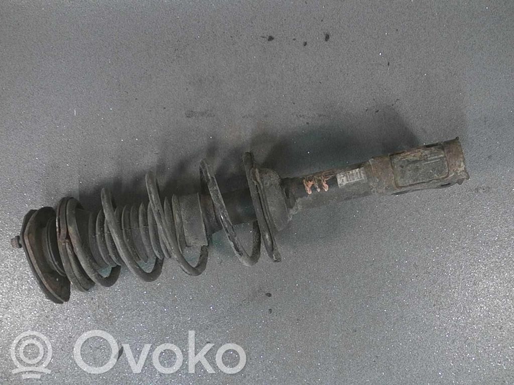 Toyota Yaris Verso Etuiskunvaimennin kierrejousella 