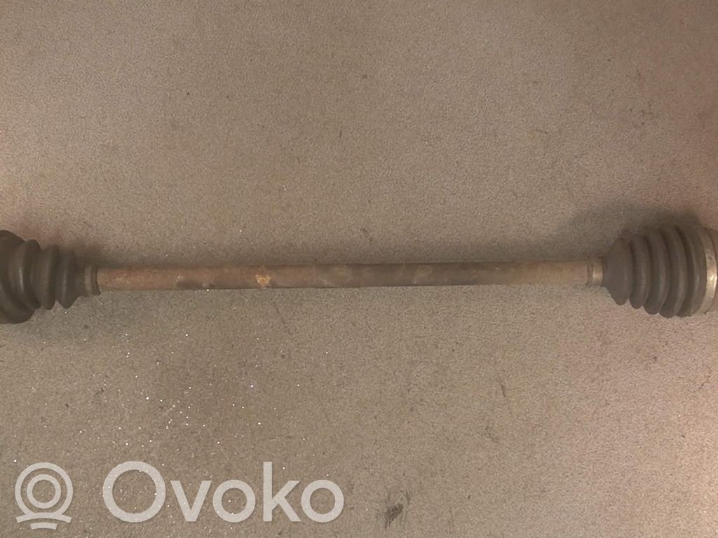 Etuvetoakseli