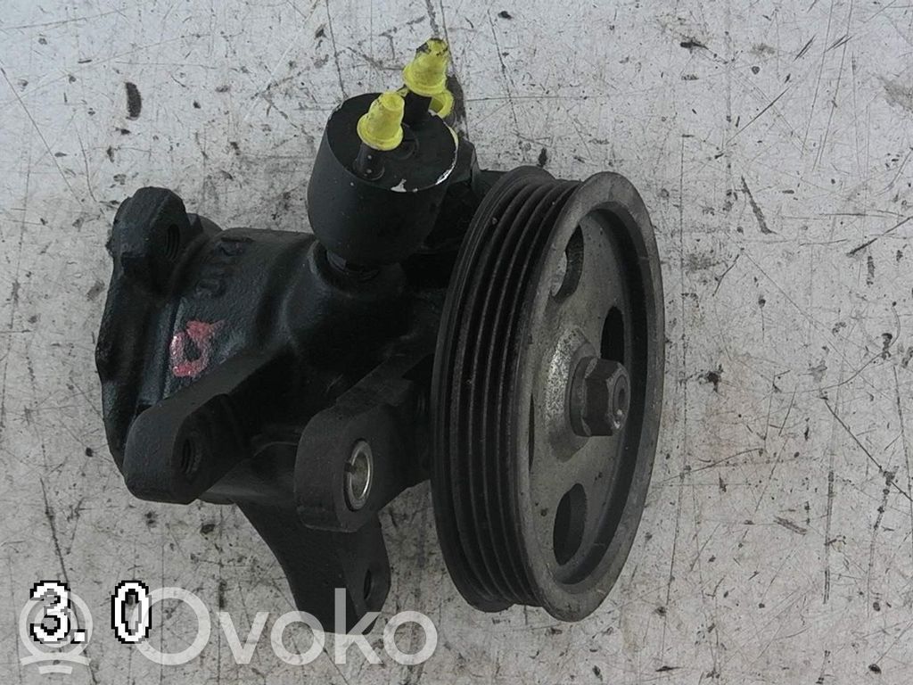 Toyota Corolla E110 Ohjaustehostimen pumppu 