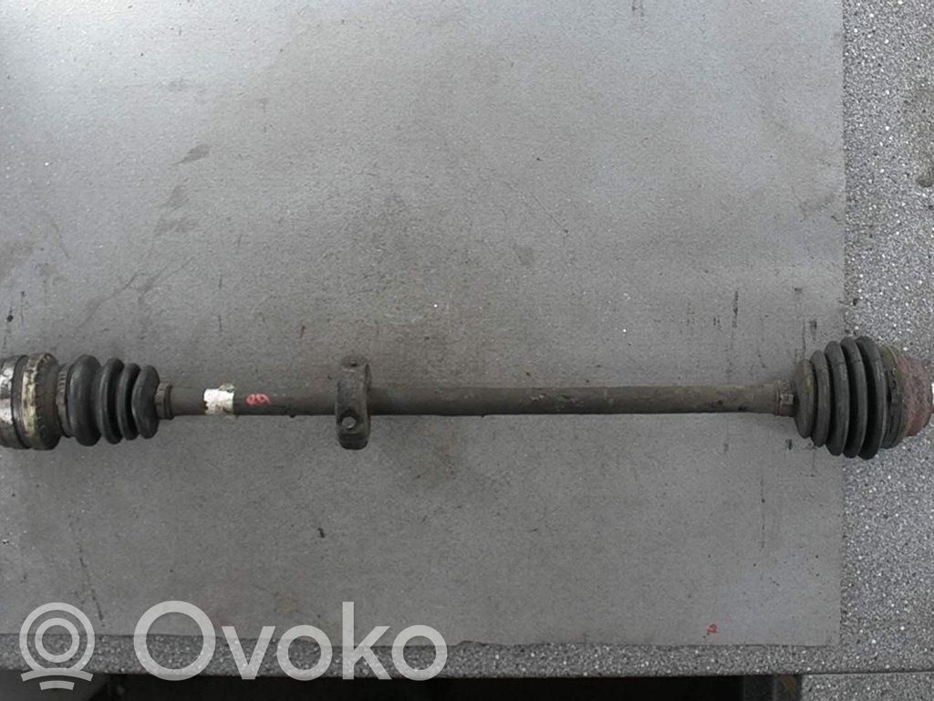 Etuvetoakseli
