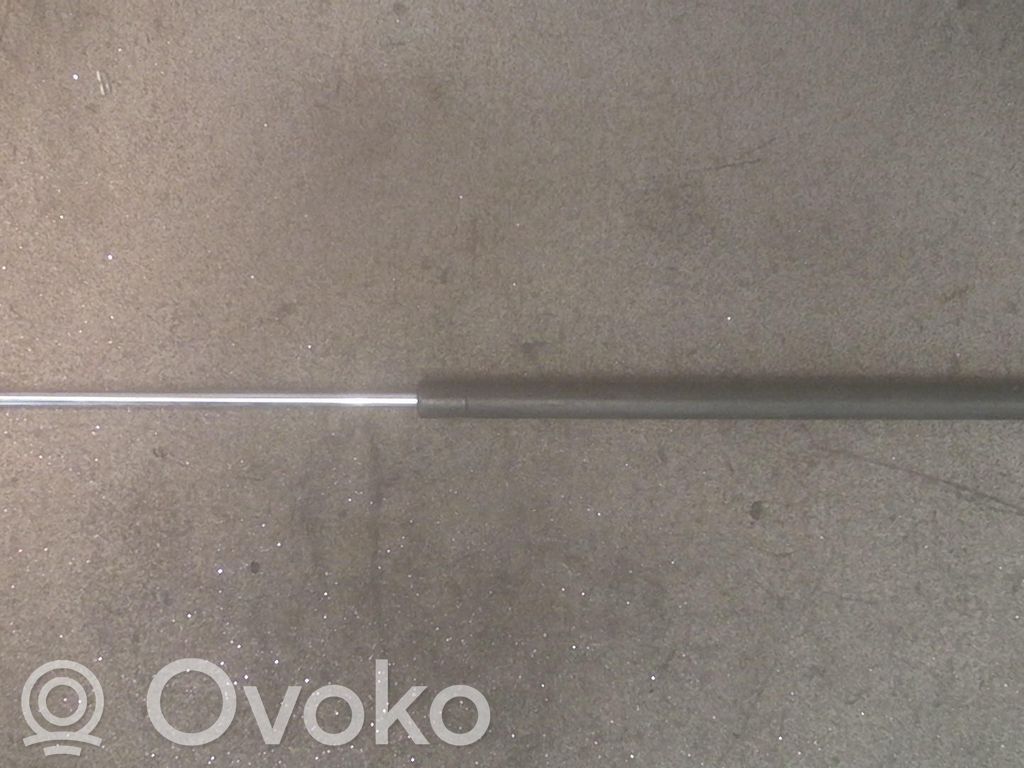 Opel Kadett E Bagāžnieka amortizators 