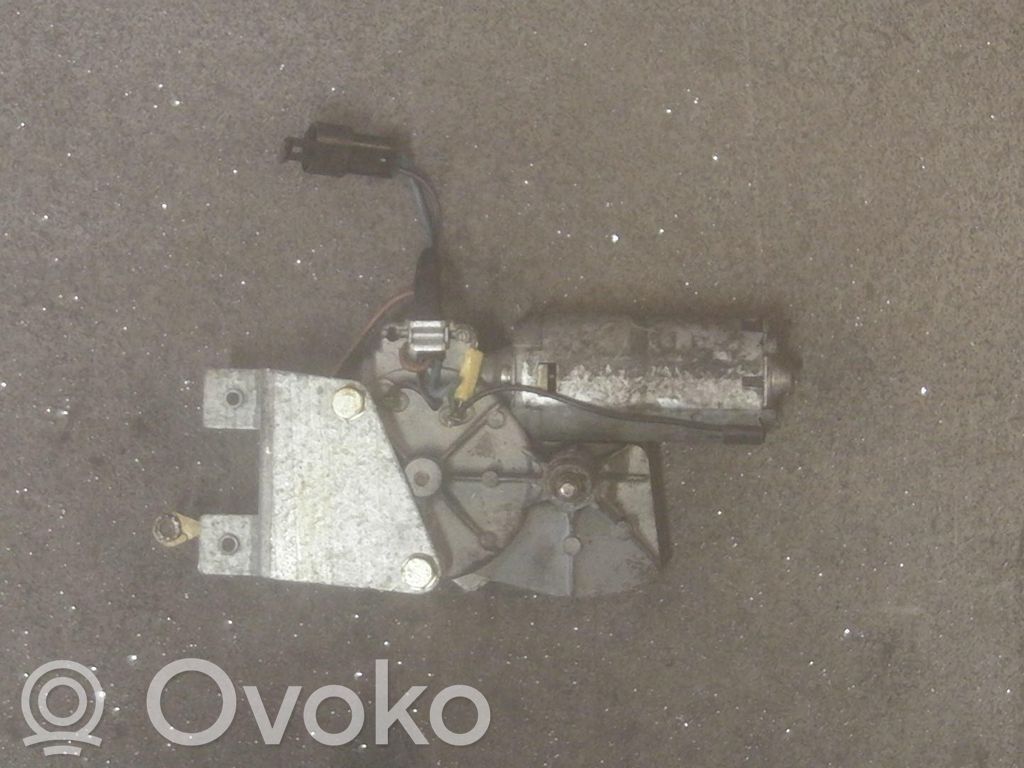 Opel Kadett E Aizmugurējā loga tīrītāja motoriņš 