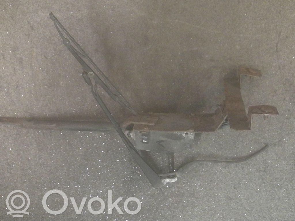 Nissan Sunny Headlight washer spray nozzle 