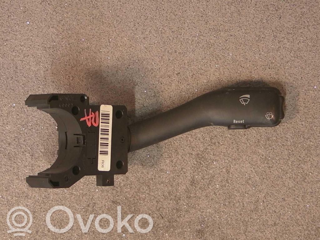 Skoda Octavia Mk1 (1U) Leva/interruttore dell’indicatore di direzione e tergicristallo