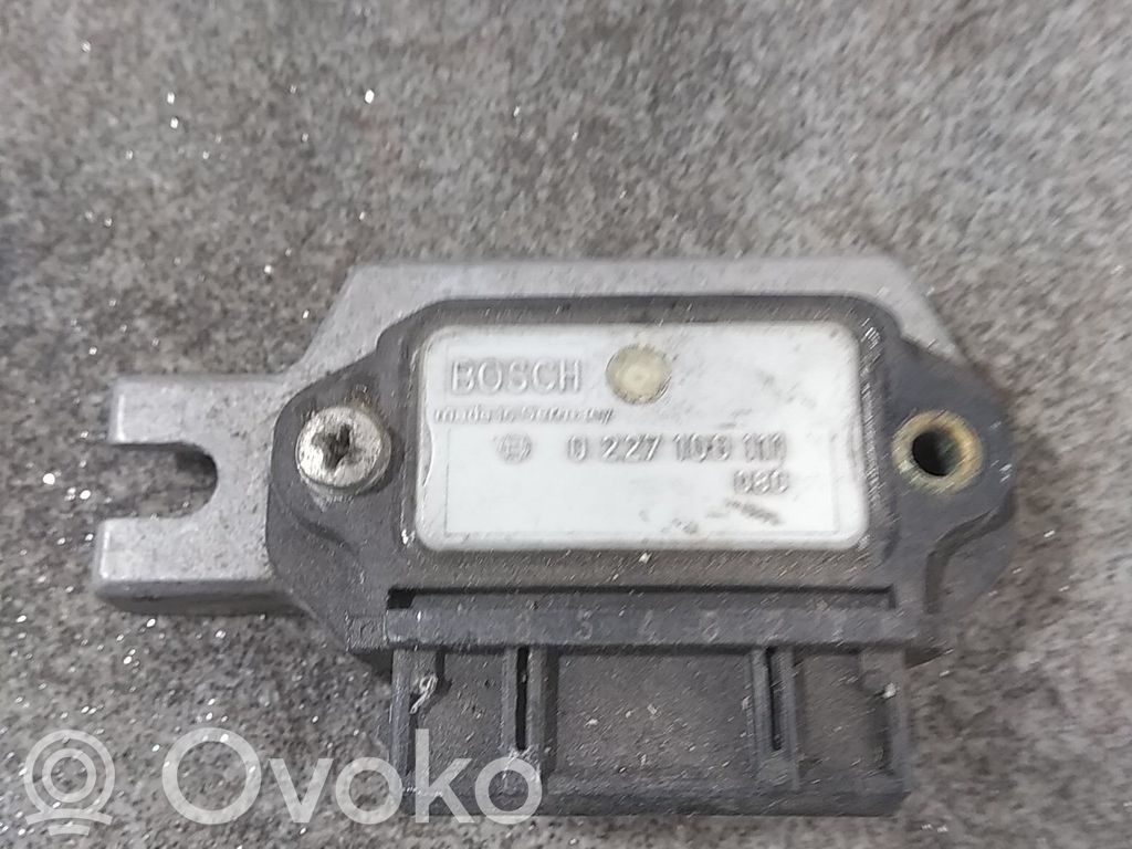 Moottorin ohjainlaite/moduuli   0227100111