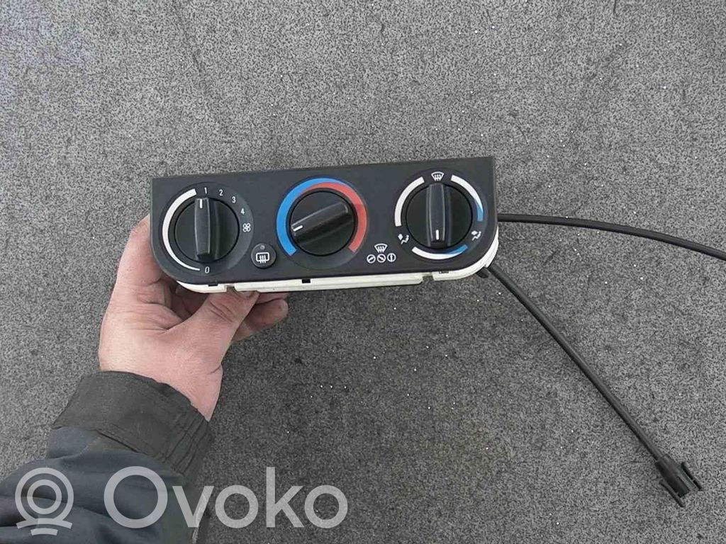 BMW 3 E36 Climate control unit 