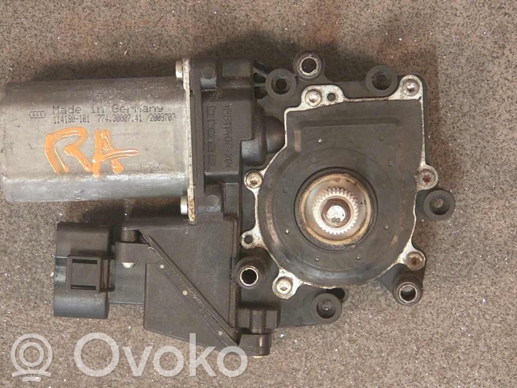 Motor del regulador de la ventanilla de la puerta delantera