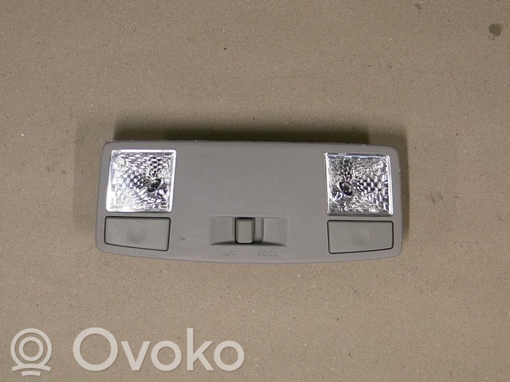 Éclairage lumière plafonnier avant