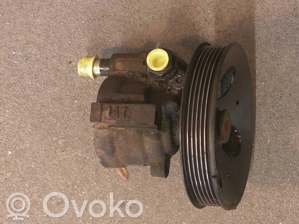 Opel Corsa B Ohjaustehostimen pumppu 