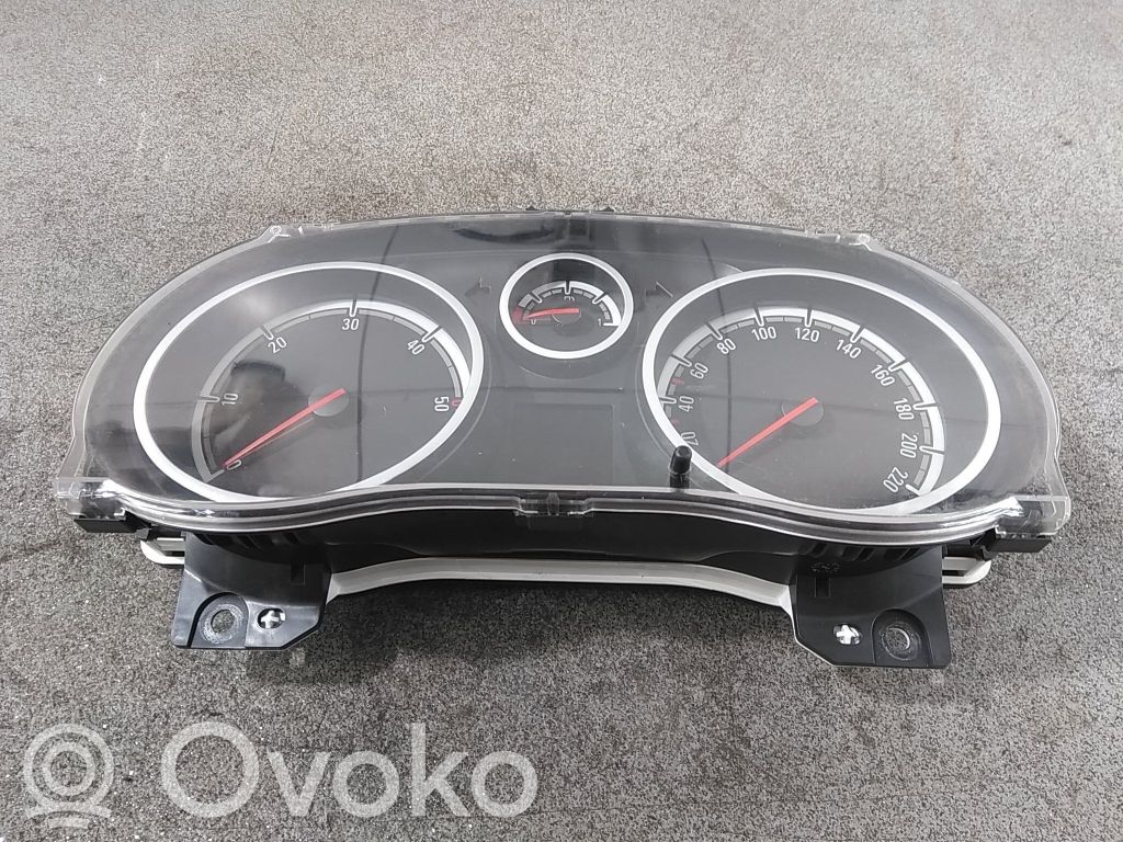Opel Corsa D Geschwindigkeitsmesser Cockpit 