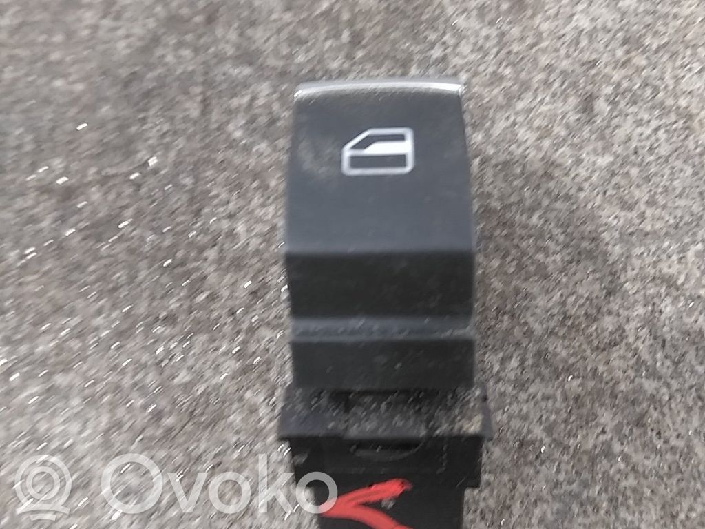 Volkswagen Tiguan Elektrisko logu slēdzis 