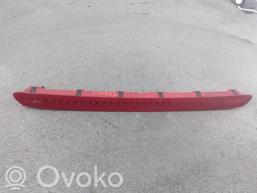 Volkswagen PASSAT B8 Lampă frână centrală 