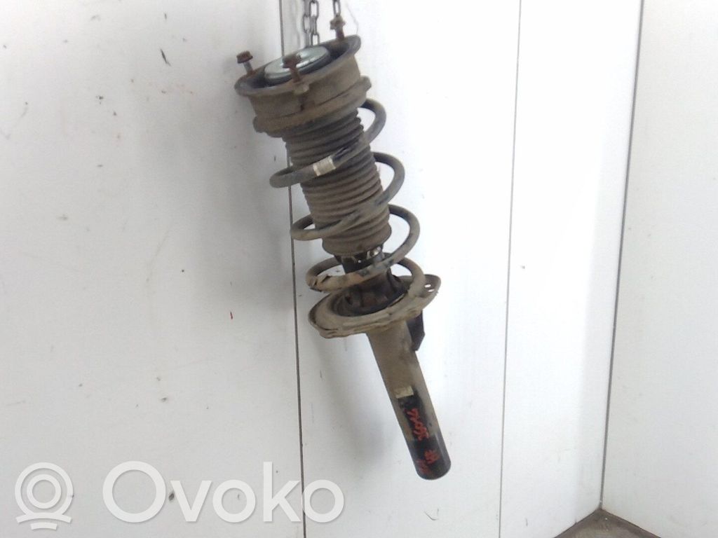 Amortyzator osi przedniej ze sprężyną   5Q0413023JA,5Q0411105DH