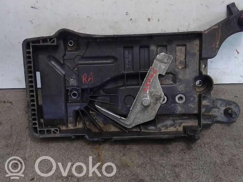 Akumuliatoriaus dėžė   2Q0915331