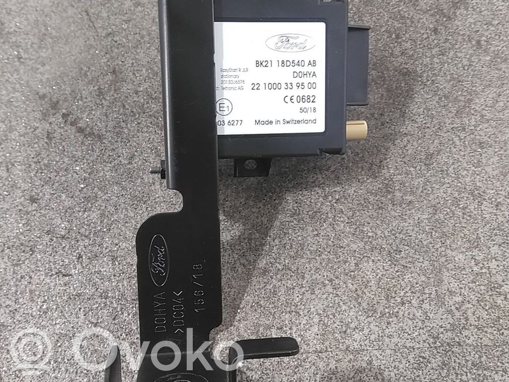 Ford Transit Custom Aerial antenna amplifier 