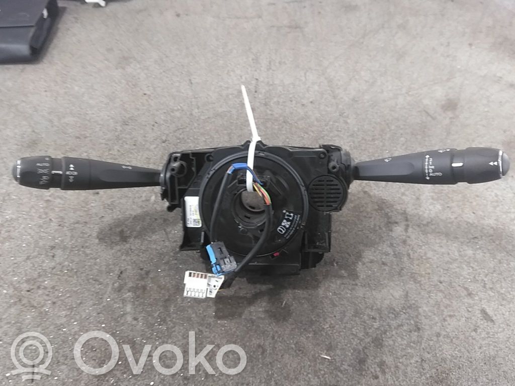 Manetka / Przełącznik kierunkowskazów wycieraczek   98262576ZD,SU001A7746,SU001B2550