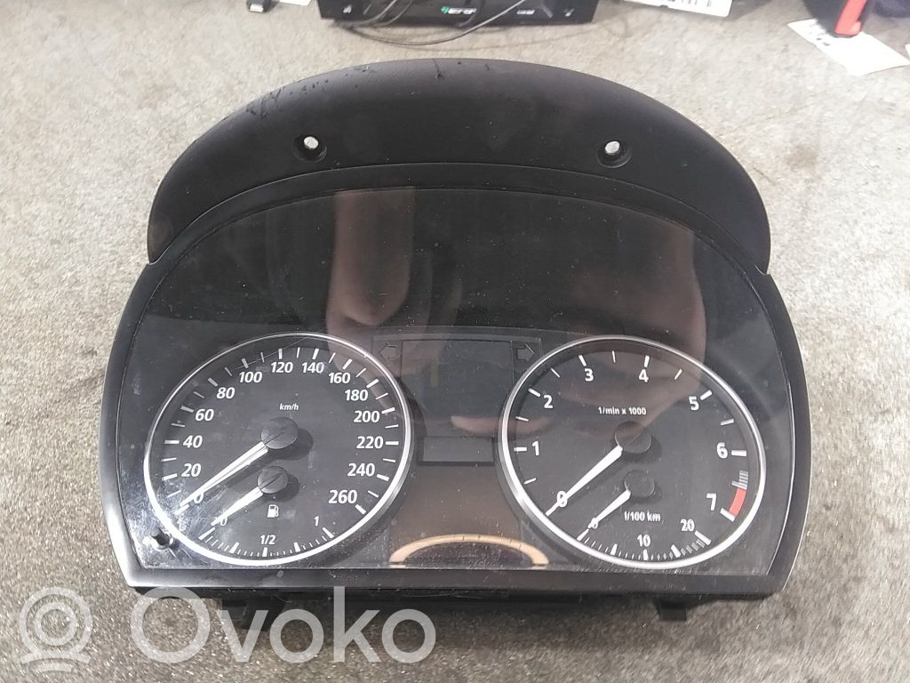 Geschwindigkeitsmesser Cockpit   62109316119