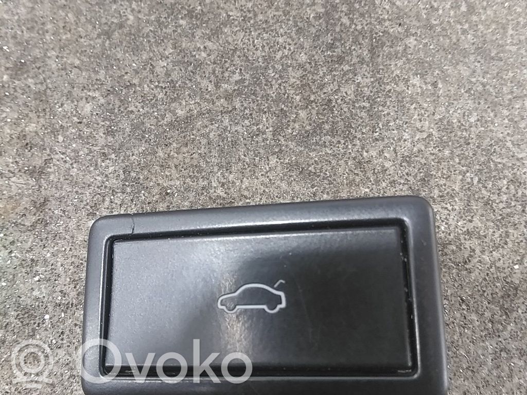 Volkswagen PASSAT B8 Comutator lumini 