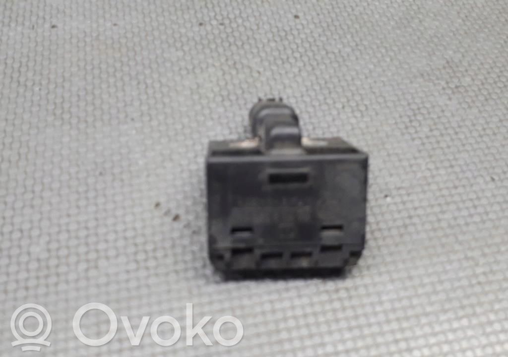 Priekinės durys (dvidurio)   8366218