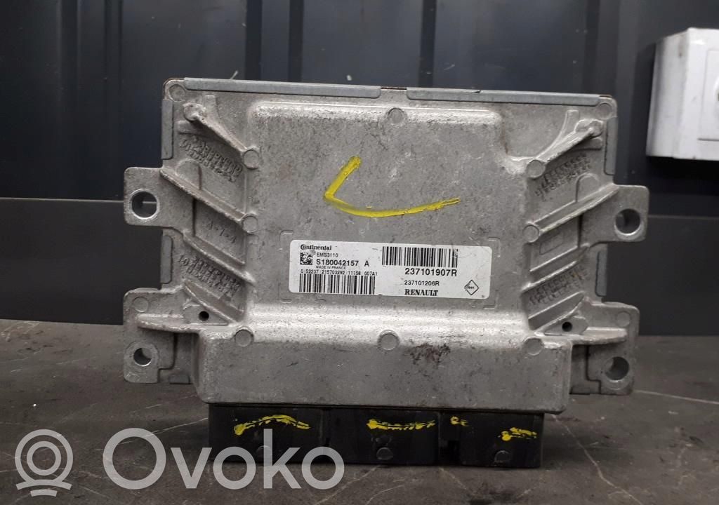 Renault Clio III Engine control unit/module ECU 