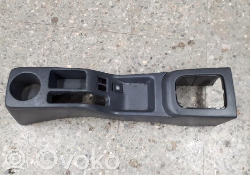 Suzuki Swift I Center console 