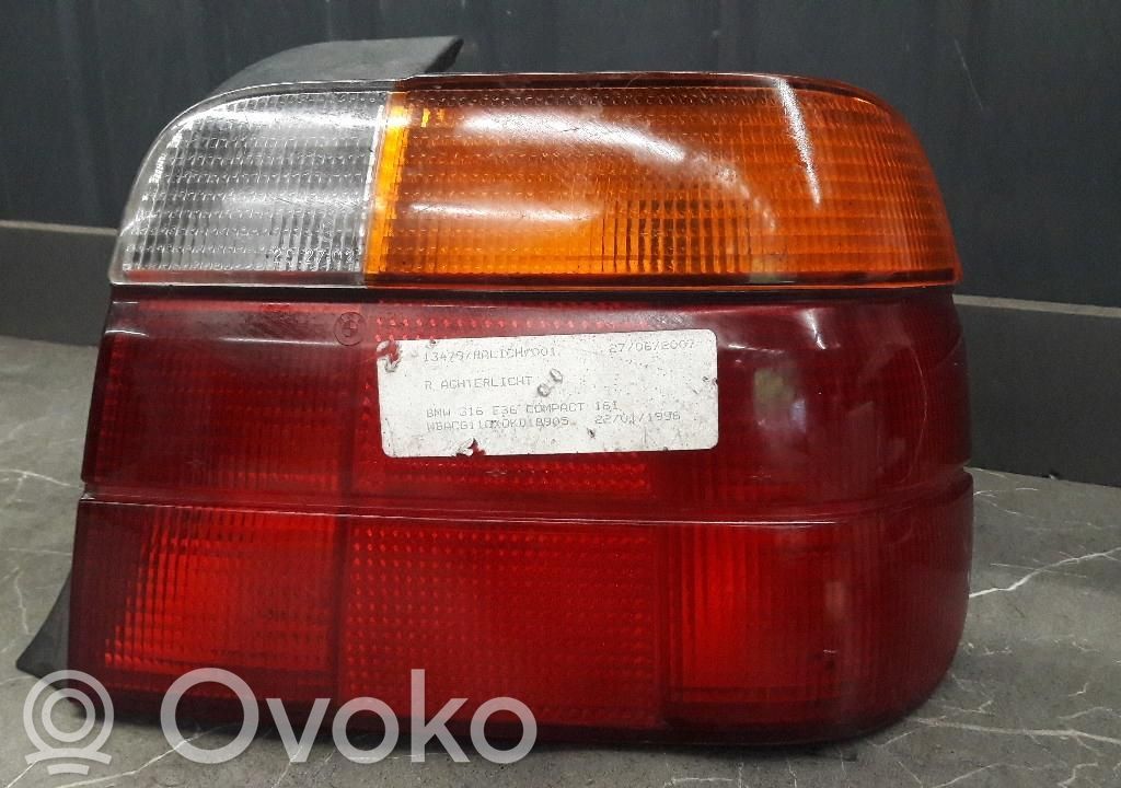 Rear/tail lights   8357876