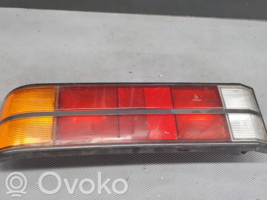 Rear/tail lights   90033945