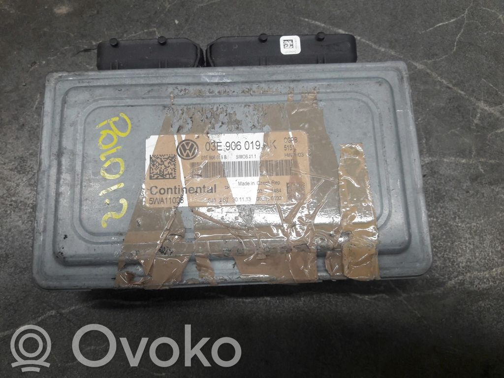 Engine control unit/module ECU   03E906019