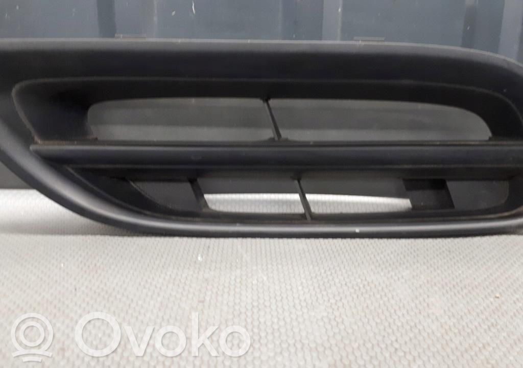 Nissan Micra Unteres Gitter dreiteilig vorne 