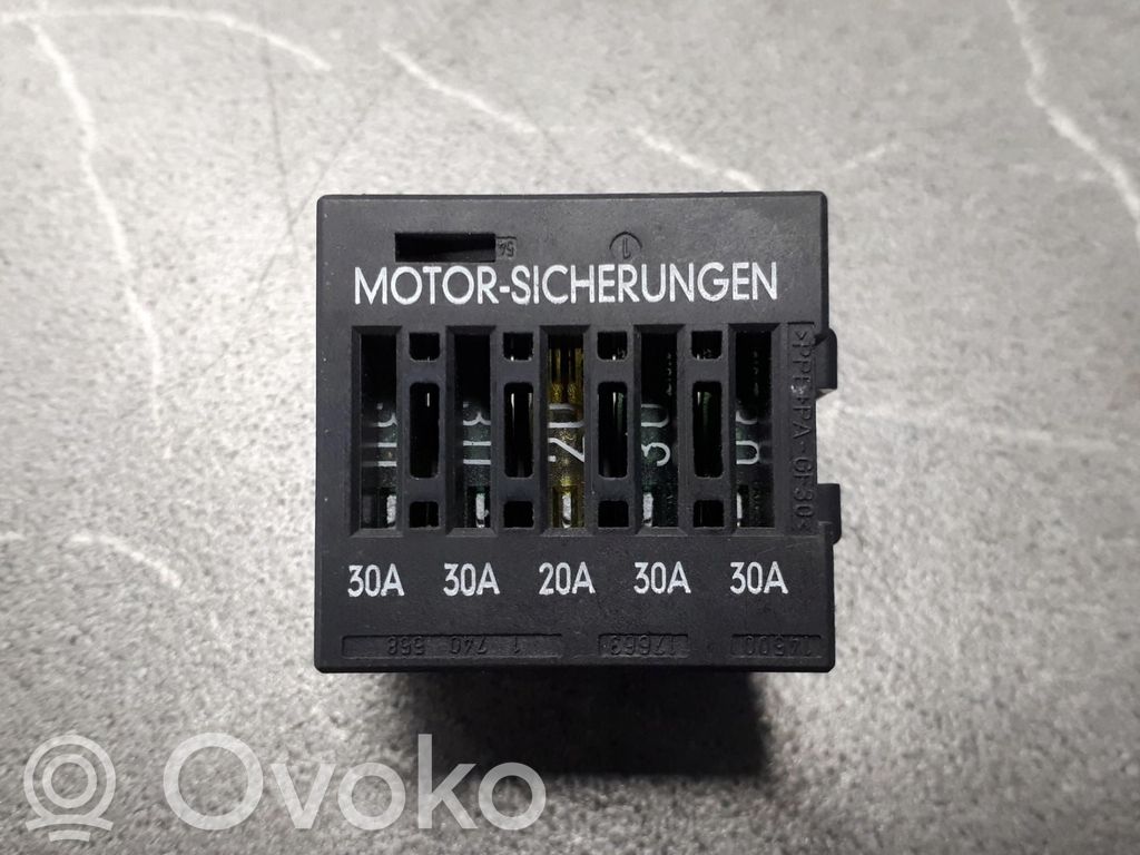 BMW 5 E39 Saugiklių dėžė (komplektas) 