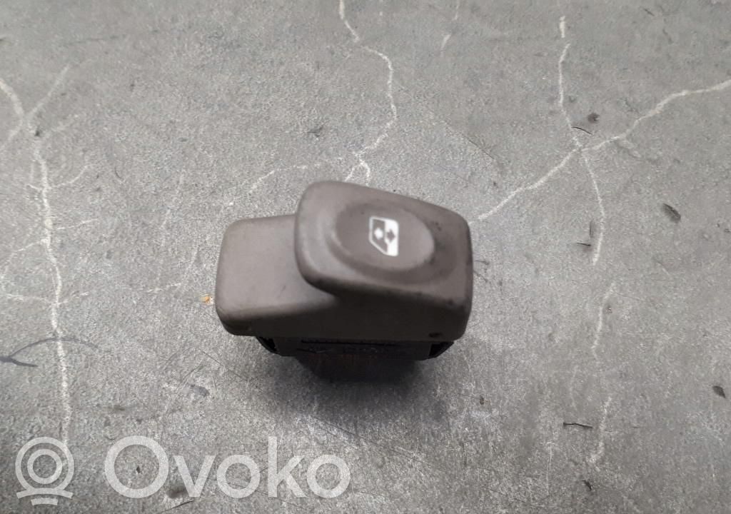 Renault Twingo I Front door window winding handle 