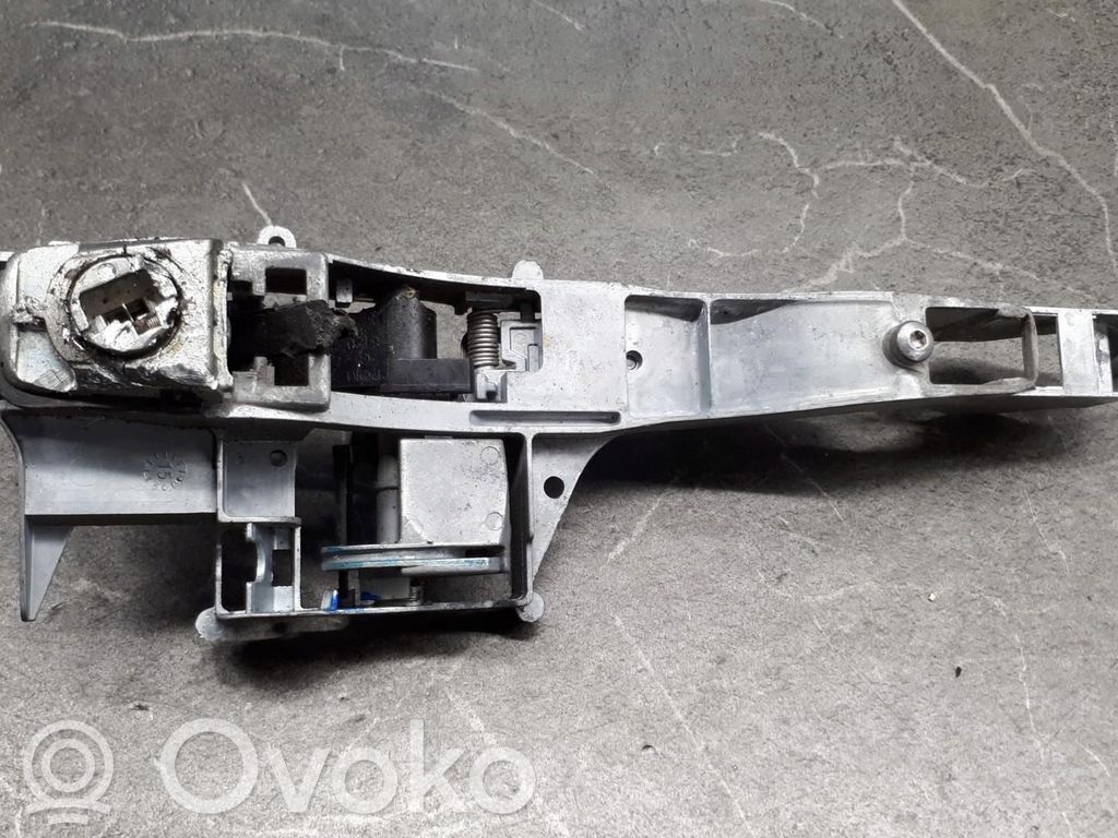 Citroen Berlingo Front door exterior handle/bracket 