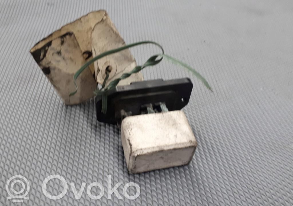Rezystor / Opornik dmuchawy nawiewu   10N735