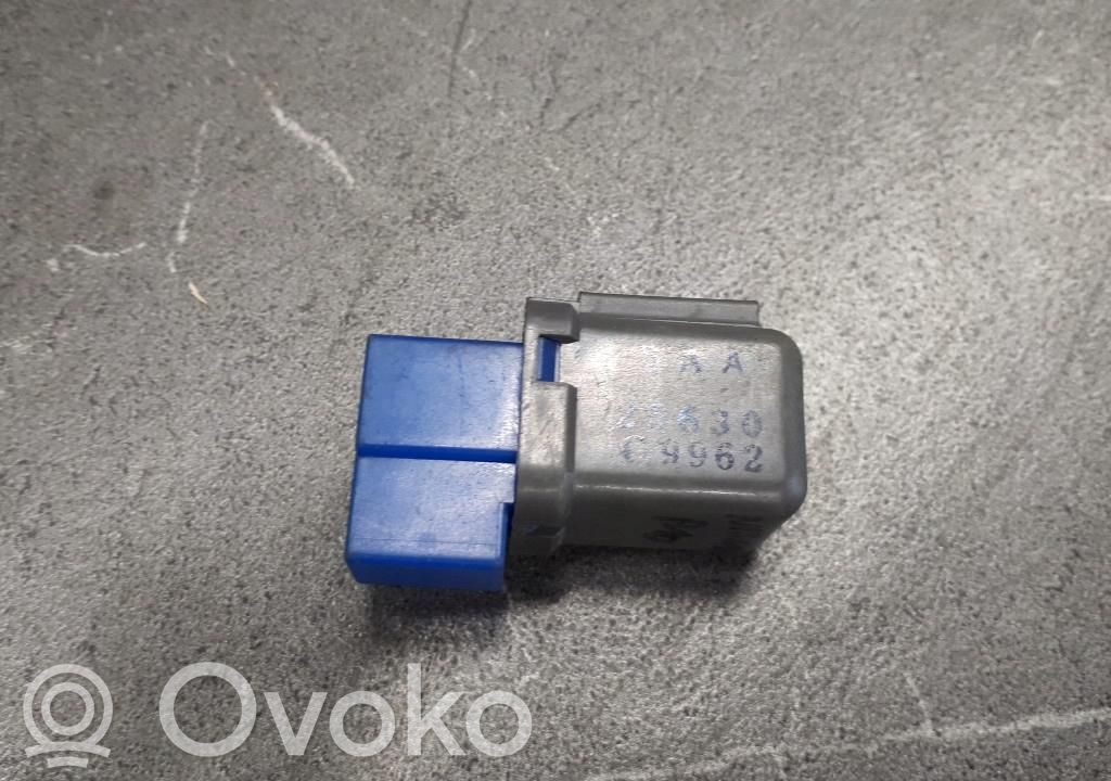 Nissan Almera N16 Otros relés 