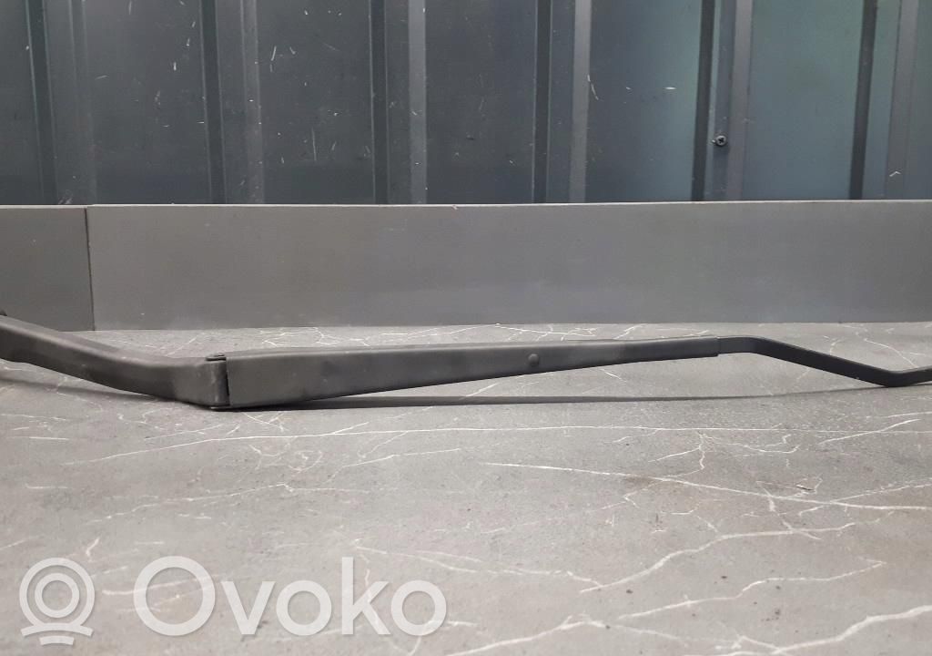 Mazda 6 Etupyyhkimen sulan varsi 