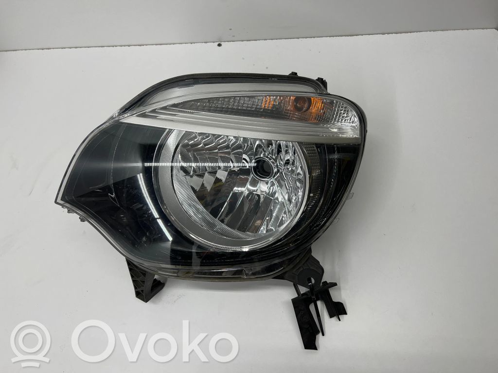 Renault Twingo III Phare frontale 