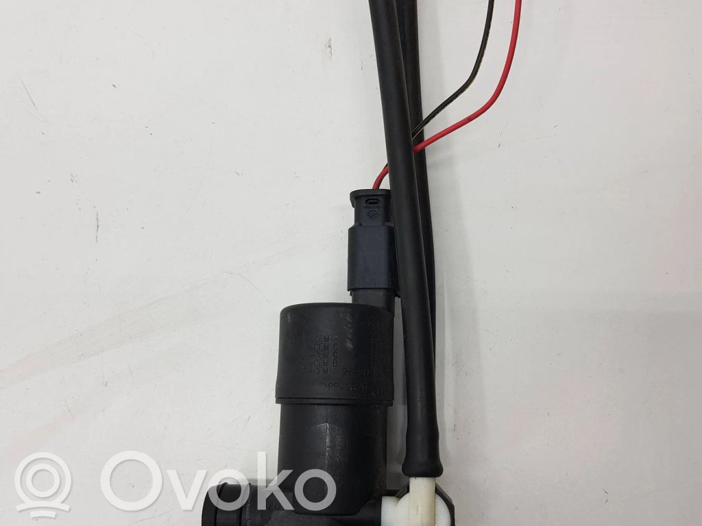 Peugeot 607 Windscreen/windshield washer pump 