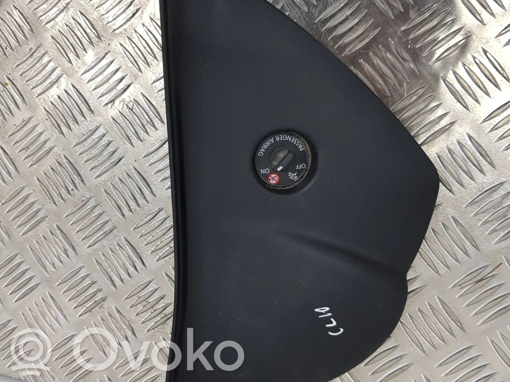 Renault Clio IV Boczny element deski rozdzielczej 