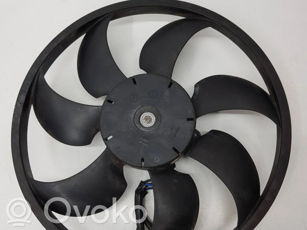 Nissan Juke I F15 Elektryczny wentylator chłodnicy 