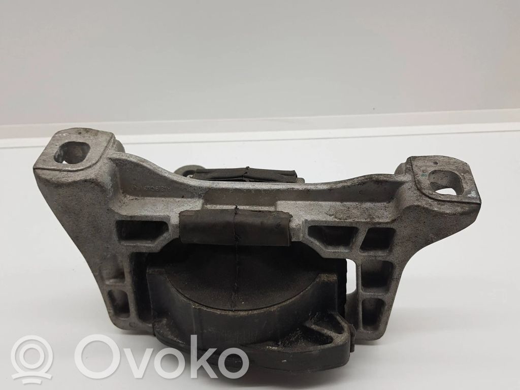 Ford Kuga II Engine mount bracket 