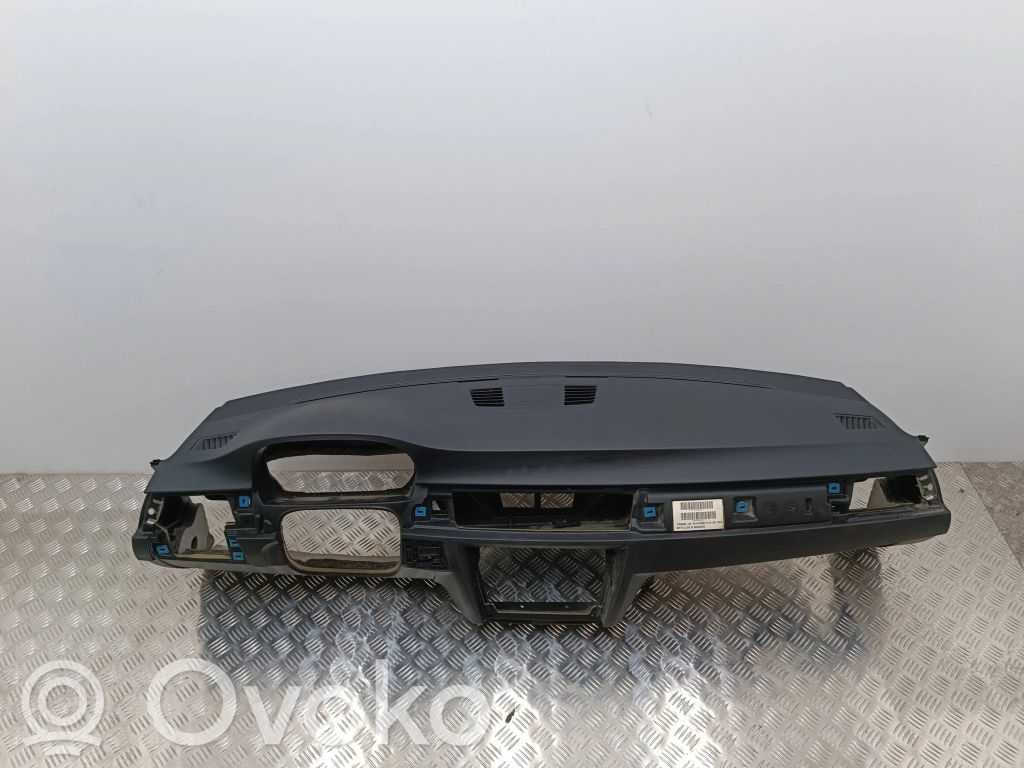 BMW 3 E90 E91 Dashboard 